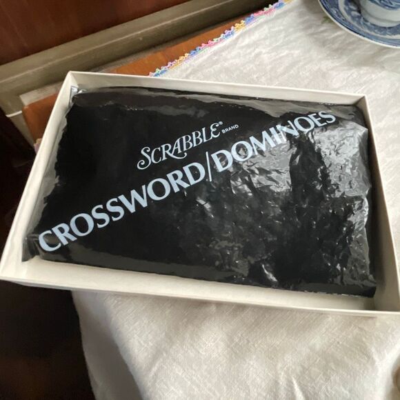 Vintage Scrabble Crossword Dominoes 1975 Selchow & Righter Co. - Picture 7 of 8